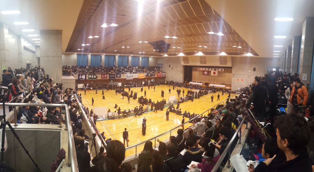 Shirone no shiai - salle plein